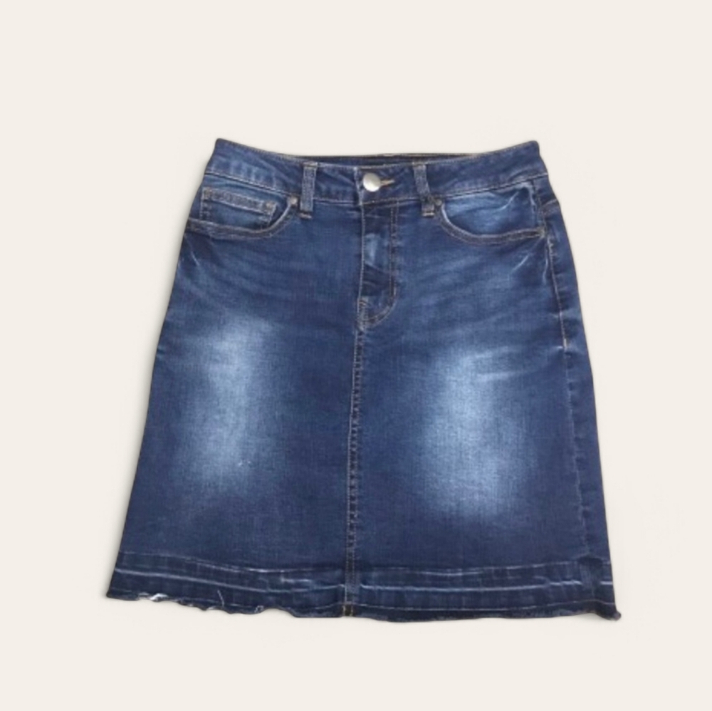 Harper Denim Dark Wash Undone Hem Mini Size Medium - Picture 2 of 6